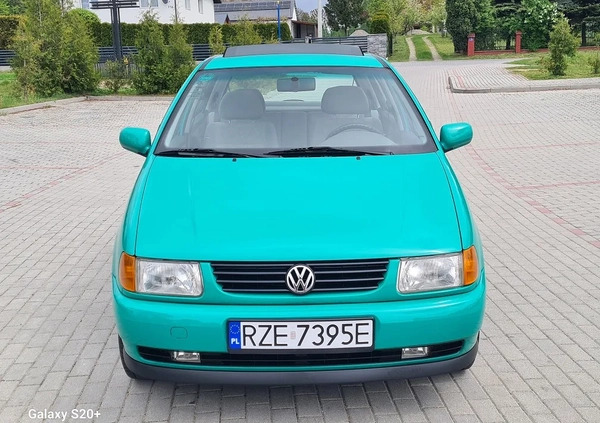 Volkswagen Polo cena 9900 przebieg: 54000, rok produkcji 1998 z Szadek małe 326